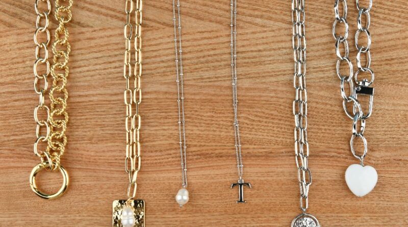 chaine or ou argent pour sublimer votre décolleté